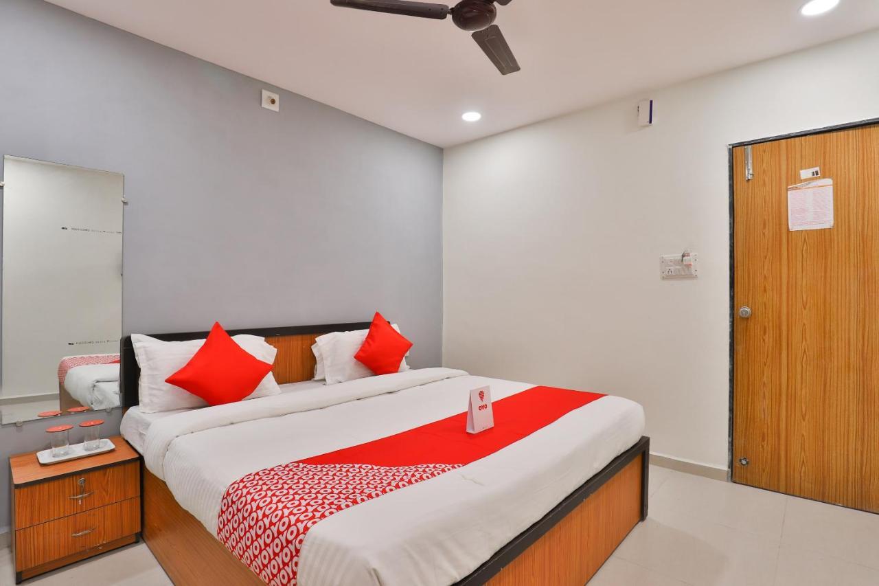 Oyo 16675 Hotel Shri Krishna Inn Σουράτ Εξωτερικό φωτογραφία